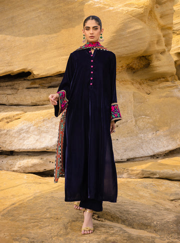 Zainab Chottani Ayyana Luxury Velvet Pret Formals Online Shopping